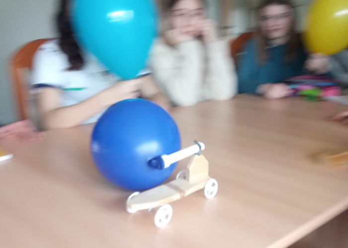 20220317_121321 Luftdruck, Fahrzeug, Bauprojekt